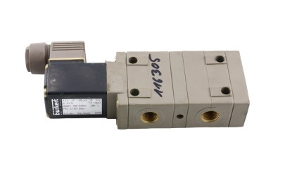 Magnetventil Bürkert 4/2 WEGE 220 Volt/50HZ 413-G-06  0-B-G 1/4 M.