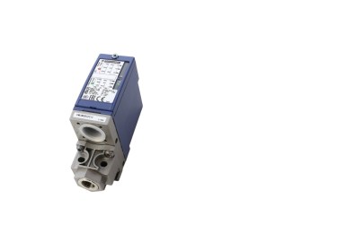 ELEKTROMECH. DRUCKSCHALTER XML B020C2S12 IG 1/4